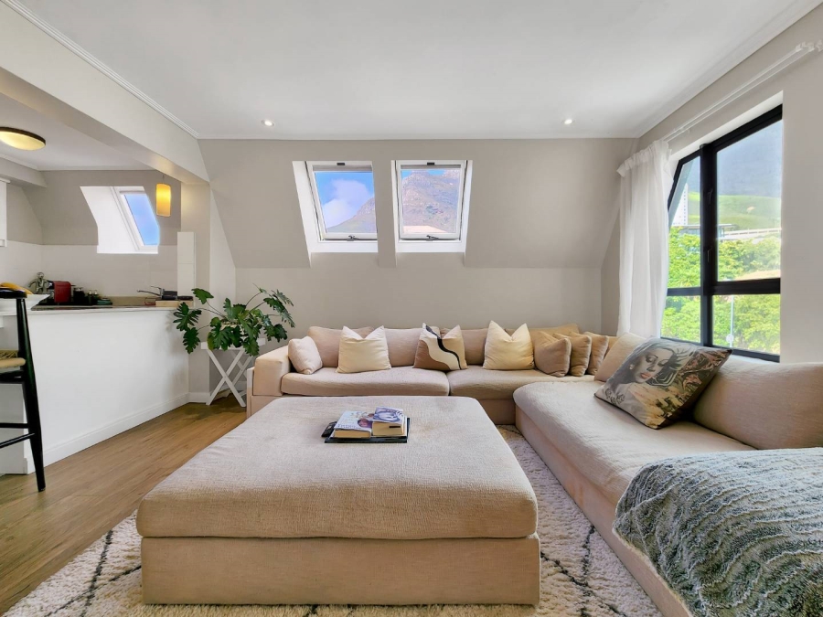 1 Bedroom Property for Sale in Vredehoek Western Cape
